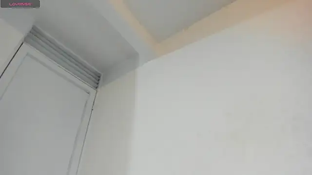 Snapshot of mis-violetha chatting on November 2025 01:05:02 AM mis-violetha online show from November 2025 01:05:02 AM