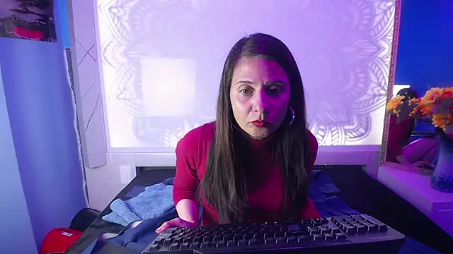 Snapshot of Kylie_Bloom chatting on October 2025 02:06:02 AM Kylie Bloom online show from October 2025 02:06:02 AM