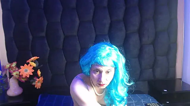 Snapshot of Kylie_Bloom chatting on November 2025 08:42:02 PM Kylie Bloom online show from November 2025 08:42:02 PM