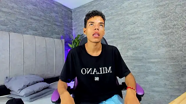 Snapshot of jhojan_foxxx_ chatting on November 2025 08:31:01 PM jhojan foxxx online show from November 2025 08:31:01 PM