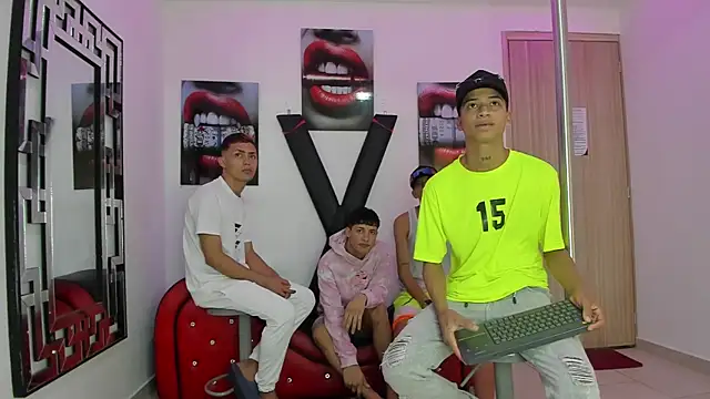 Snapshot of EMPIRE_BOYS1 chatting on November 2025 07:19:02 PM EMPIRE BOYS1 online show from November 2025 07:19:02 PM