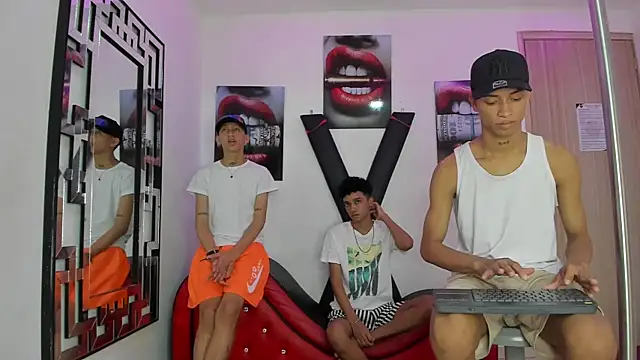 Snapshot of EMPIRE_BOYS1 chatting on November 2025 07:29:02 PM EMPIRE BOYS1 online show from November 2025 07:29:02 PM