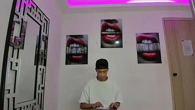 Snapshot of EMPIRE_BOYS1 chatting on December 2025 07:30:02 PM EMPIRE BOYS1 online show from December 2025 07:30:02 PM