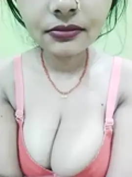 Snapshot of kiara-simmi chatting on November 2025 11:32:01 PM kiara-simmi online show from November 2025 11:32:01 PM