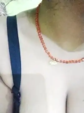 Snapshot of kiara-simmi chatting on December 2025 05:08:02 PM kiara-simmi online show from December 2025 05:08:02 PM