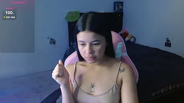 Snapshot of Megan_ve chatting on November 2025 01:49:02 AM Megan ve online show from November 2025 01:49:02 AM