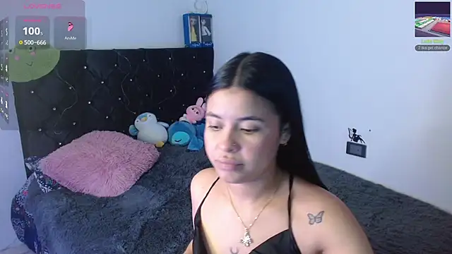 Snapshot of Megan_ve chatting on November 2025 02:25:02 AM Megan ve online show from November 2025 02:25:02 AM