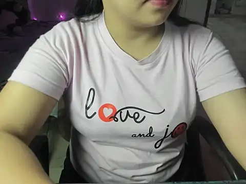 Snapshot of Divya68 chatting on November 2025 05:31:01 PM Divya68 online show from November 2025 05:31:01 PM