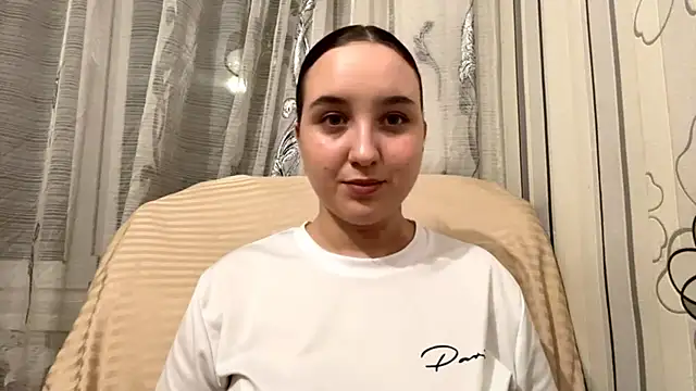 Snapshot of DaisyMolly chatting on November 2025 10:01:01 PM DaisyMolly online show from November 2025 10:01:01 PM