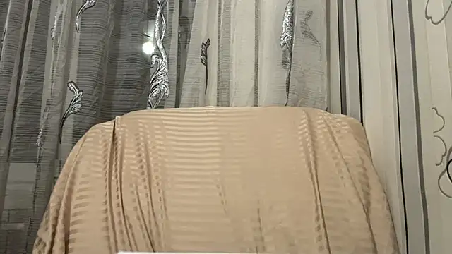 Snapshot of DaisyMolly chatting on November 2025 09:46:02 PM DaisyMolly online show from November 2025 09:46:02 PM