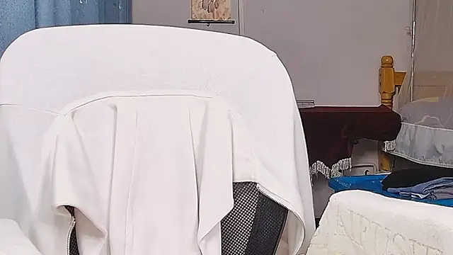 Snapshot of DJEVERY2025 chatting on October 2025 12:23:01 AM DJEVERY2025 online show from October 2025 12:23:01 AM