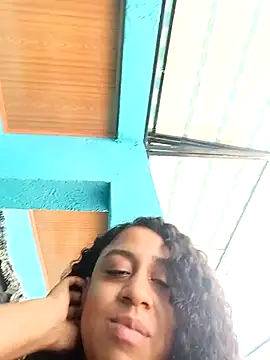 lacrespa24 online show from December 2025 05:51:01 PM