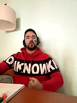 Snapshot of ReDiBastoni90 chatting on November 2025 09:30:02 AM ReDiBastoni90 online show from November 2025 09:30:02 AM