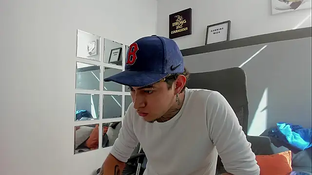 Snapshot of Sky_Wild chatting on October 2025 08:14:02 PM Sky Wild online show from October 2025 08:14:02 PM