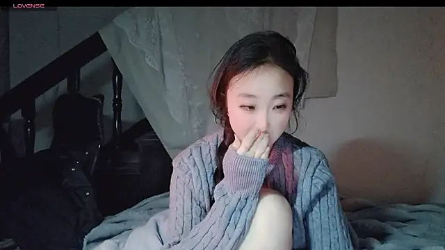 Snapshot of hyp0crite chatting on November 2025 03:45:01 PM hyp0crite online show from November 2025 03:45:01 PM