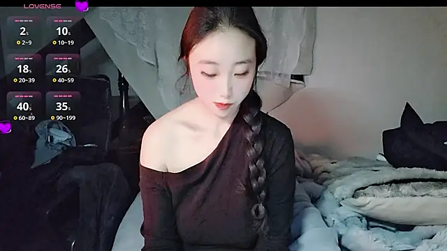 Snapshot of hyp0crite chatting on November 2025 03:22:01 PM hyp0crite online show from November 2025 03:22:01 PM