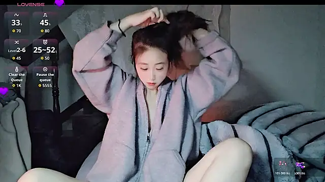 Snapshot of hyp0crite chatting on November 2025 12:41:02 PM hyp0crite online show from November 2025 12:41:02 PM