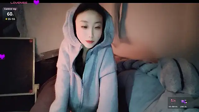 Snapshot of hyp0crite chatting on December 2025 03:21:02 PM hyp0crite online show from December 2025 03:21:02 PM