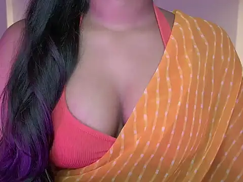 Snapshot of Rashiii_ chatting on November 2025 03:45:02 PM Rashiii online show from November 2025 03:45:02 PM