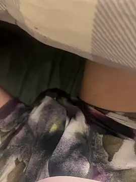 Snapshot of LilCheeky chatting on November 2025 08:28:01 AM LilCheeky online show from November 2025 08:28:01 AM