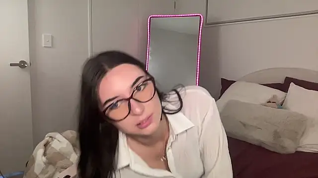 Snapshot of mollyy2006 chatting on October 2025 01:13:02 AM mollyy2006 online show from October 2025 01:13:02 AM