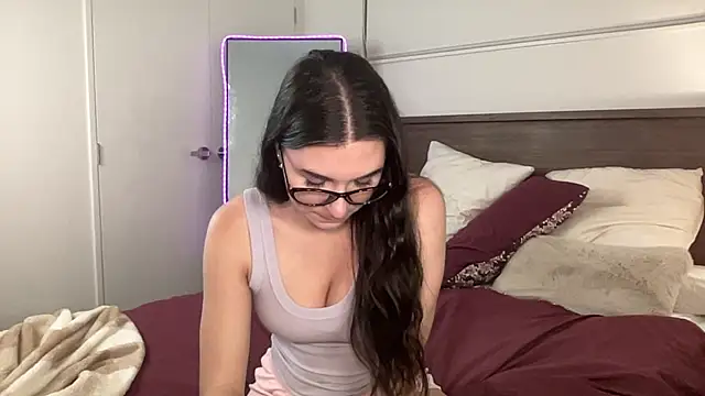 Snapshot of mollyy2006 chatting on December 2025 12:08:01 AM mollyy2006 online show from December 2025 12:08:01 AM