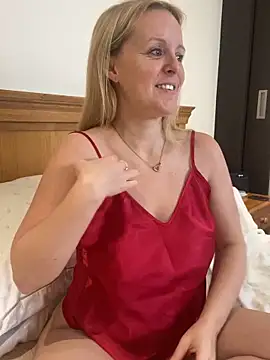 Snapshot of madamlillyrose chatting on November 2025 10:56:02 AM madamlillyrose online show from November 2025 10:56:02 AM