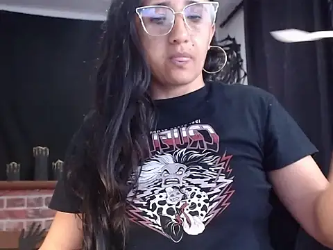 Snapshot of Lucyy_Naugthy chatting on October 2025 12:27:02 PM Lucyy Naugthy online show from October 2025 12:27:02 PM