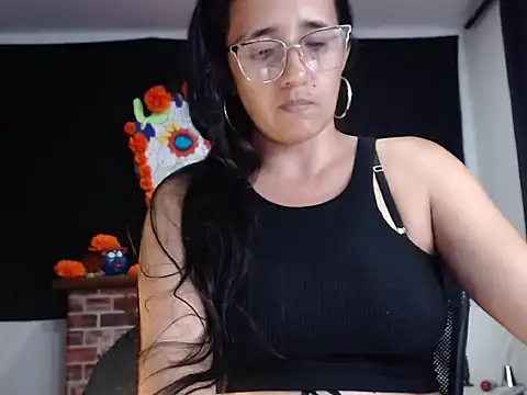 Snapshot of Lucyy_Naugthy chatting on November 2025 06:29:02 PM Lucyy Naugthy online show from November 2025 06:29:02 PM