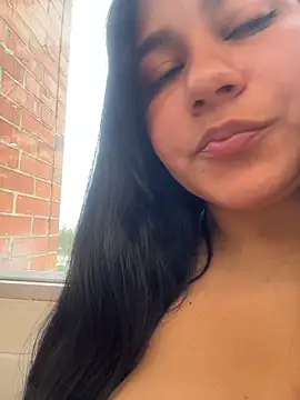 kassandra luxury online show from November 2025 06:37:02 PM