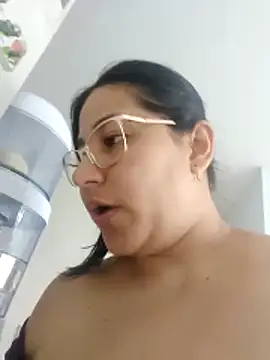 kassandra luxury online show from November 2025 07:17:01 PM