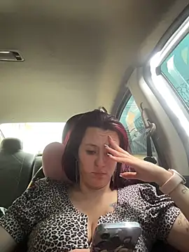 Snapshot of Zoe_fire chatting on November 2025 01:43:03 PM Zoe fire online show from November 2025 01:43:03 PM