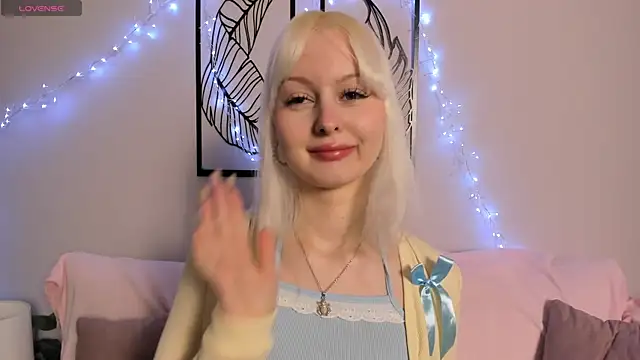 Snapshot of AdeleSilver chatting on October 2025 02:01:02 AM AdeleSilver online show from October 2025 02:01:02 AM