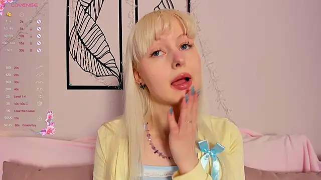 Snapshot of AdeleSilver chatting on November 2025 02:12:02 AM AdeleSilver online show from November 2025 02:12:02 AM