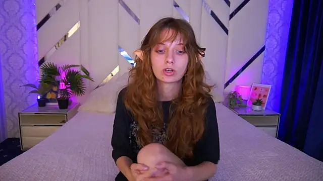 Snapshot of CuteeFoxy chatting on October 2025 03:57:02 PM CuteeFoxy online show from October 2025 03:57:02 PM