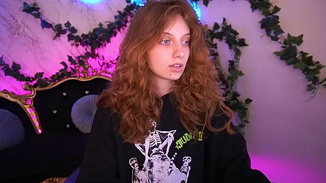 Snapshot of CuteeFoxy chatting on November 2025 02:29:02 PM CuteeFoxy online show from November 2025 02:29:02 PM