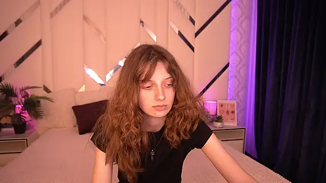 Snapshot of CuteeFoxy chatting on November 2025 02:38:02 PM CuteeFoxy online show from November 2025 02:38:02 PM