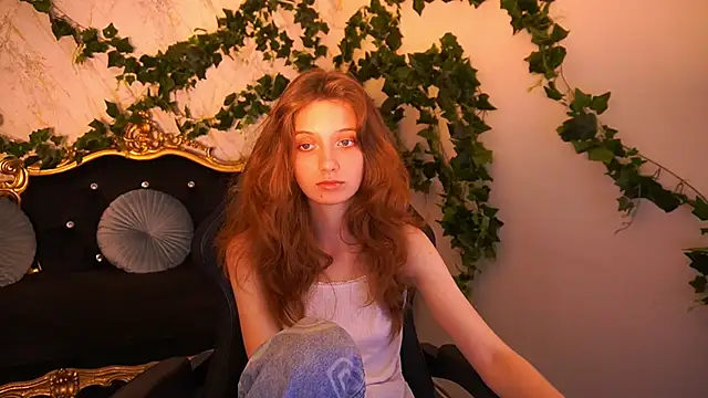 Snapshot of CuteeFoxy chatting on November 2025 03:55:01 PM CuteeFoxy online show from November 2025 03:55:01 PM