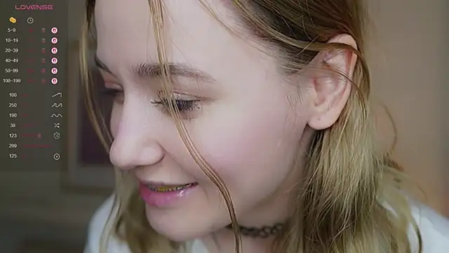 Snapshot of StarryMary chatting on October 2025 09:15:02 PM StarryMary online show from October 2025 09:15:02 PM