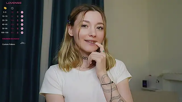 Snapshot of StarryMary chatting on November 2025 09:06:02 PM StarryMary online show from November 2025 09:06:02 PM