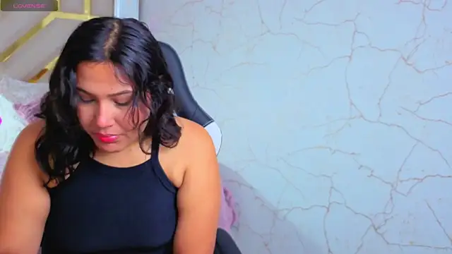 Snapshot of luna_jonezz chatting on November 2025 11:10:02 AM luna jonezz online show from November 2025 11:10:02 AM