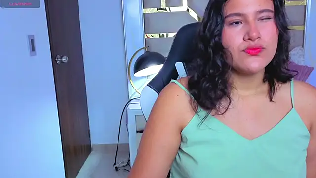 Snapshot of luna_jonezz chatting on November 2025 11:21:02 AM luna jonezz online show from November 2025 11:21:02 AM