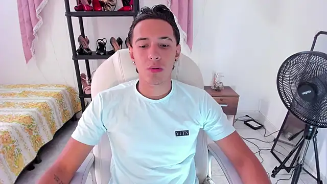 Hayden Boy  online show from November 2025 07:16:02 PM