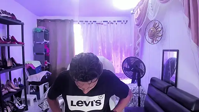 Hayden Boy  online show from December 2025 07:21:02 PM