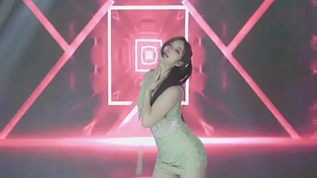 Snapshot of Wily-07 chatting on November 2025 11:27:01 PM Wily-07 online show from November 2025 11:27:01 PM