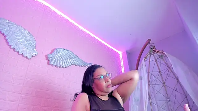 Snapshot of Zamariah chatting on November 2025 03:05:01 AM Zamariah online show from November 2025 03:05:01 AM