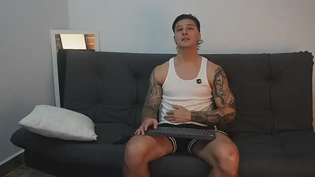 Snapshot of Dominick_walker chatting on November 2025 08:11:01 PM Dominick walker online show from November 2025 08:11:01 PM