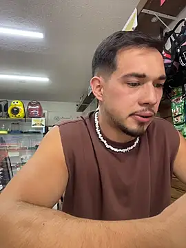 Snapshot of Leonardmoppet chatting on November 2025 09:20:02 PM Leonardmoppet online show from November 2025 09:20:02 PM