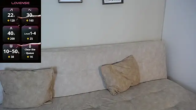 Snapshot of Sweet_Bella_Valery chatting on October 2025 09:35:02 PM Sweet Bella Valery online show from October 2025 09:35:02 PM