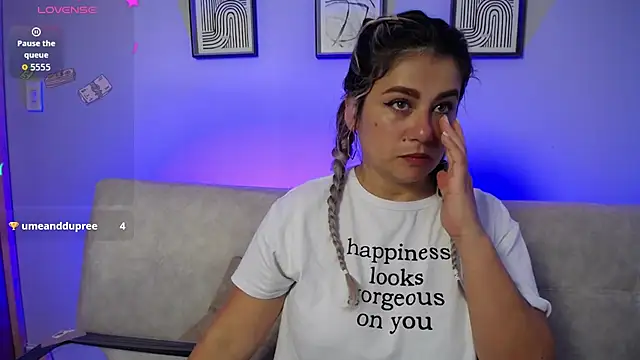 Snapshot of Sweet_Bella_Valery chatting on November 2025 10:08:02 PM Sweet Bella Valery online show from November 2025 10:08:02 PM